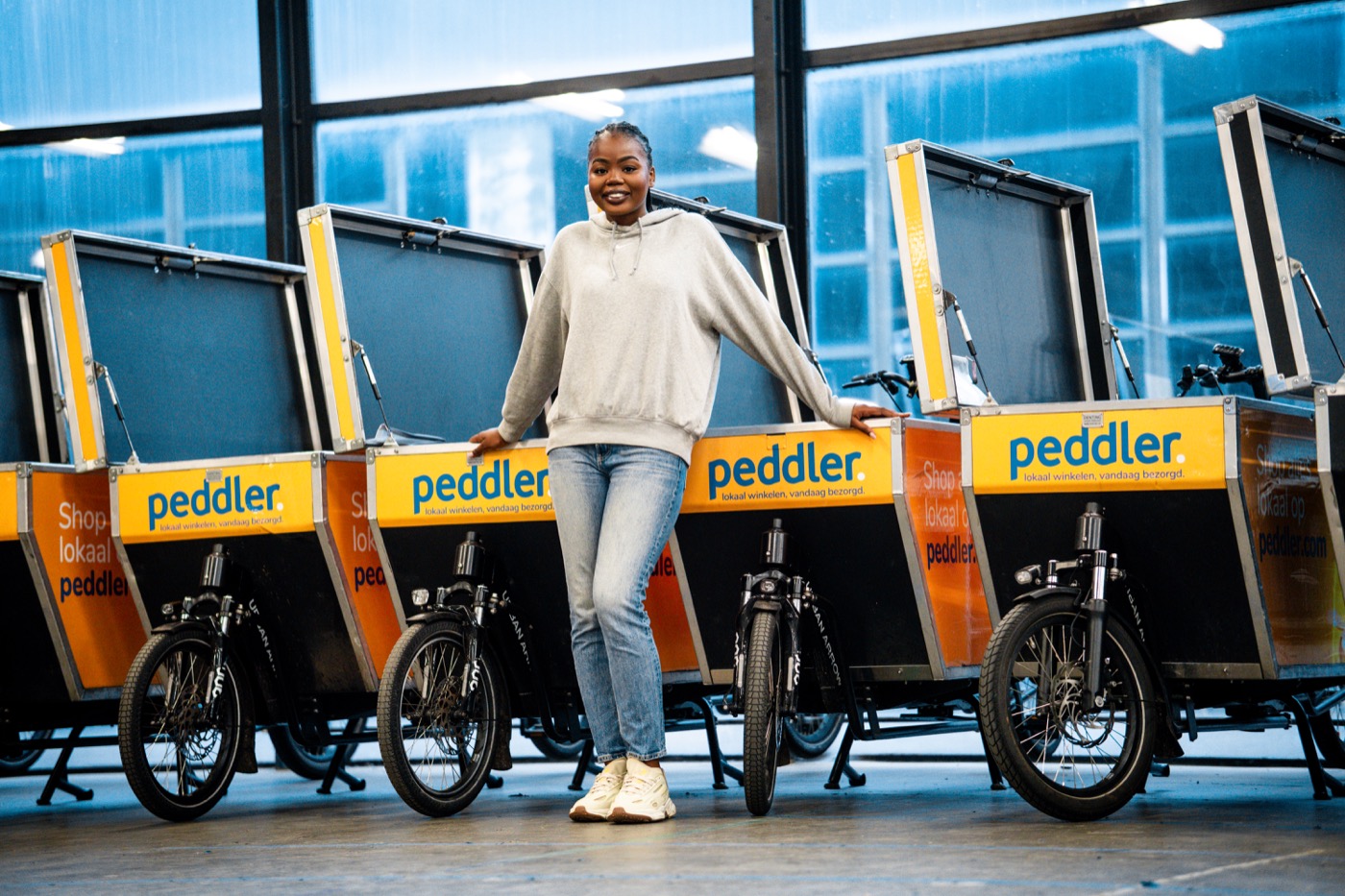 Peddler cargo bikes and courier in the hub